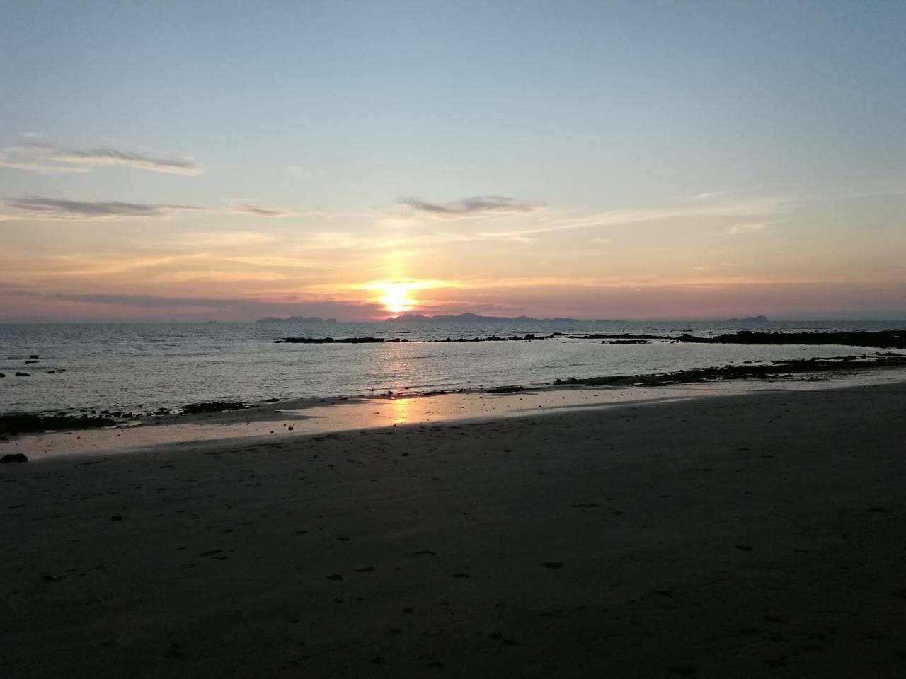 Andaman Beach Resort Csum-sziget Kültér fotó